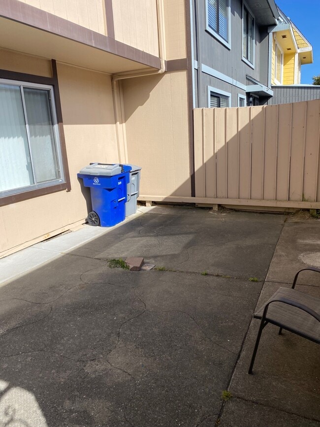 Front Patio - 3912 Haussman Ct
