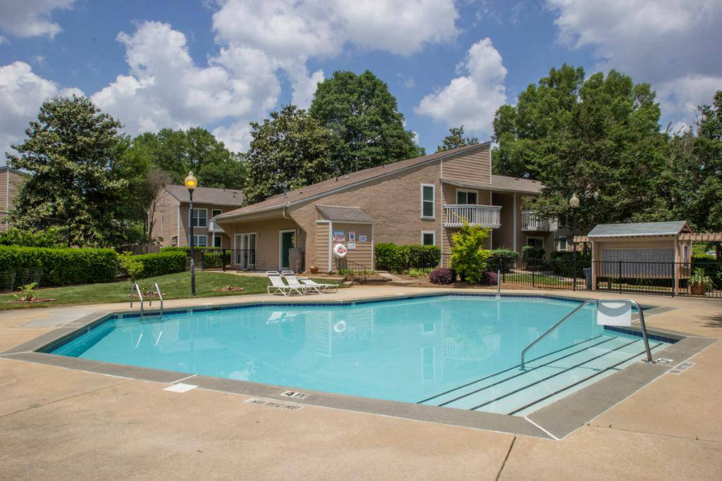 Chimneys Apartments 1630 Delane Ave Charlotte, NC