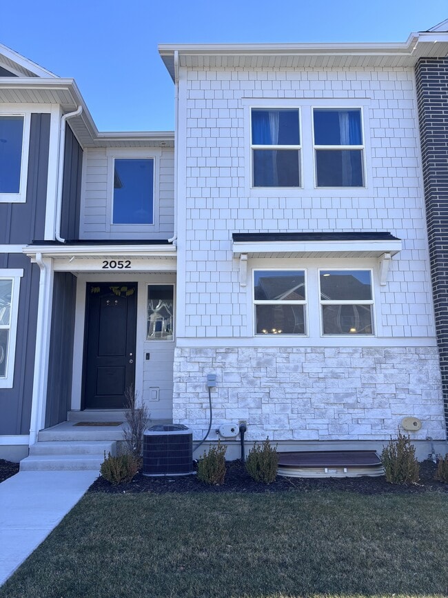 Foto del edificio - 2052 N 4100 W