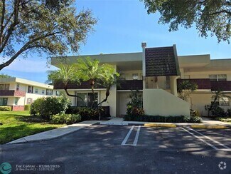 Building Photo - 3061 N Course Dr