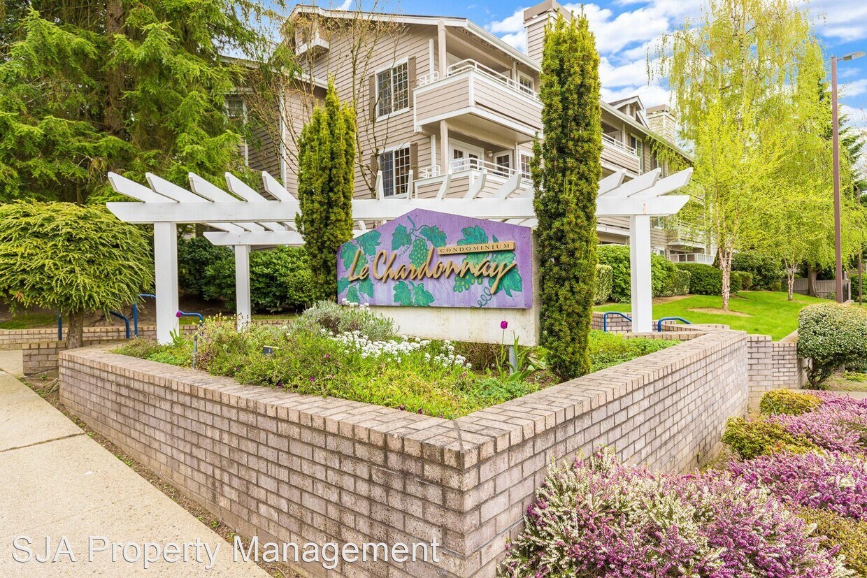 3 br, 2 bath House 14058 NE 181st Street... House Rental in