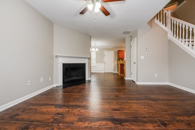 Building Photo - 6432 E Meyer Dr