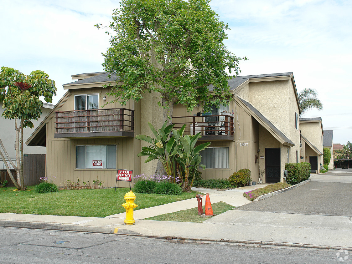 Primary Photo - 2437 Elden Ave