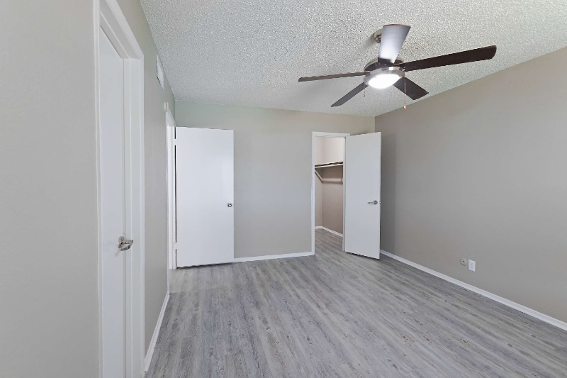 Photo - 531 Bedford Rd (Bedford, TX)