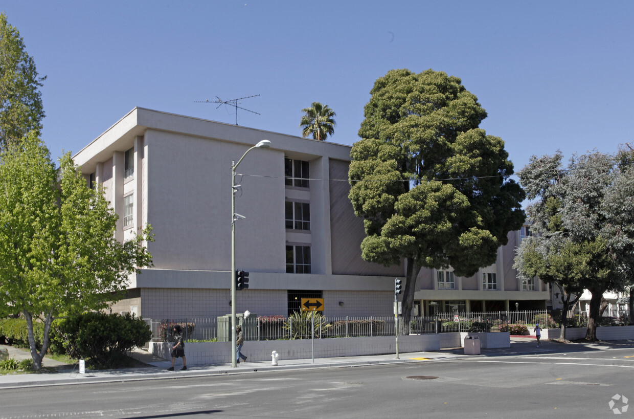 Building Photo - Lake Merritt Apartments