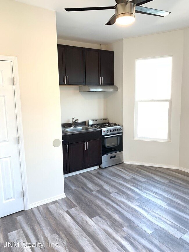 Foto del edificio - 156 E 35th St
