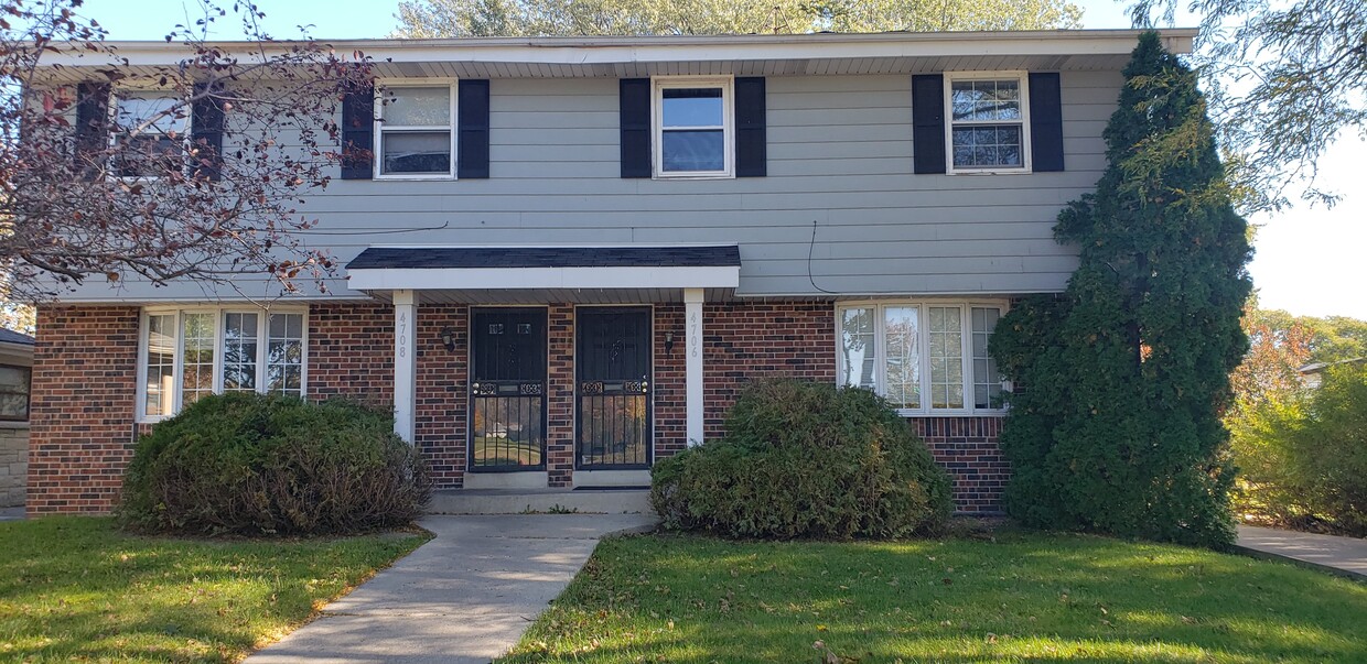 Front of Townhouse - 4706 N 58th St