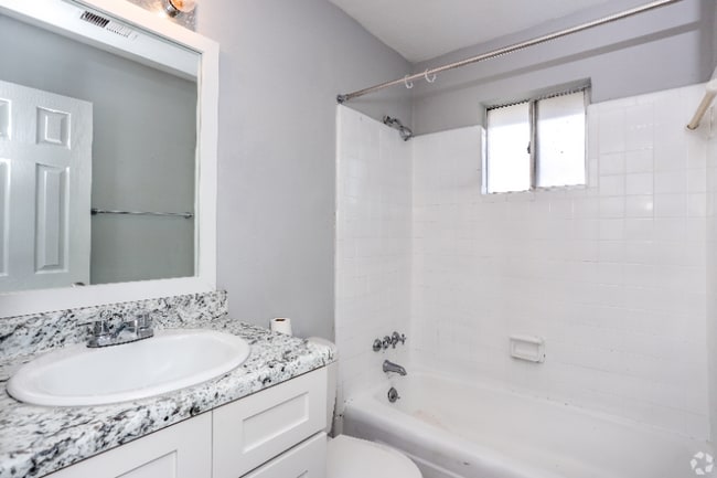 Building Photo - 100 Lockwood Ct