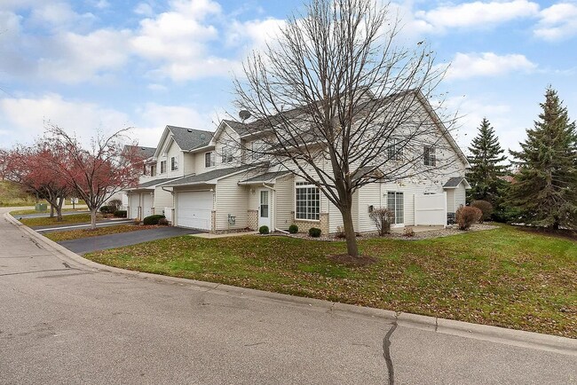 Building Photo - 8682 Quarry Ridge Ln