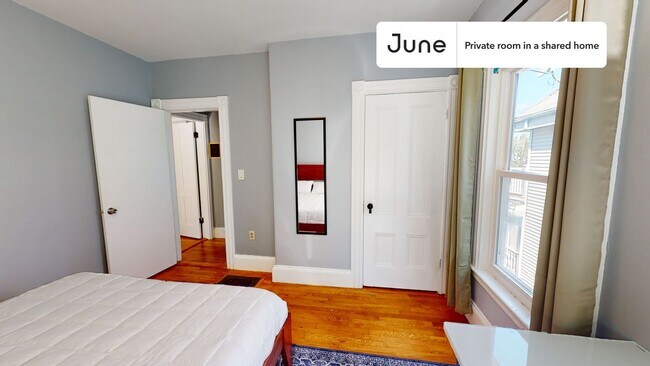 Foto del edificio - Room in Shared 7 bed/2 bath home in Allston