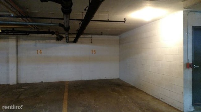 Building Photo - 2 br, 2 bath Condo - 9240 W Gross Point Rd