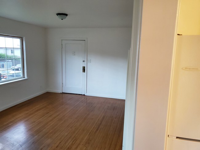 Foto del edificio - 3343 72nd Ave