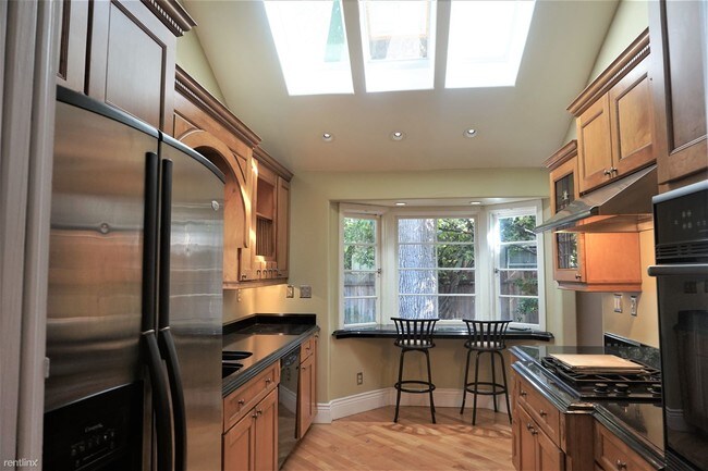 Foto del edificio - 3 br, 1 bath House - 1213 10th Ave