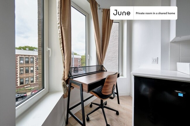 Building Photo - Room in Shared 4 bed/4 bath home in Ditmas Park