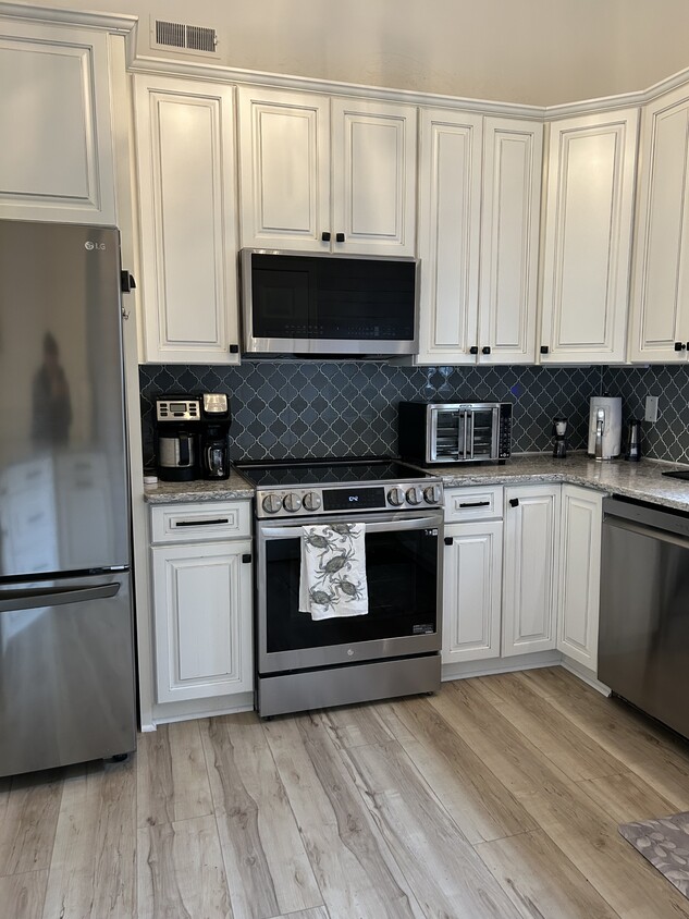 Primary Photo - 131 Square Rigger Way