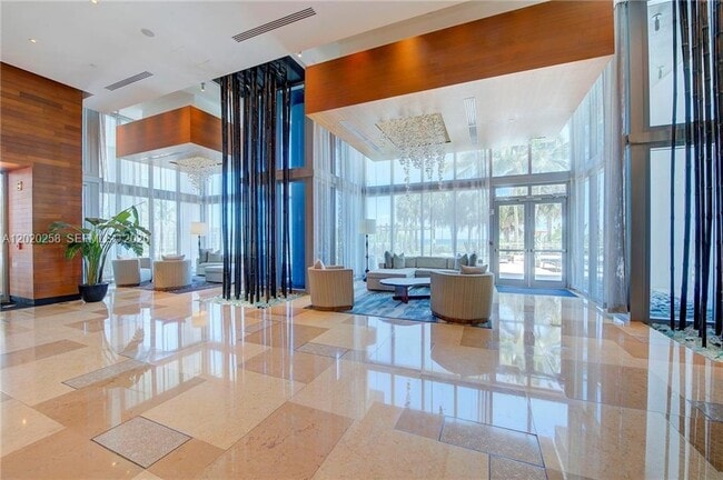 Foto del edificio - 6899 Collins Ave