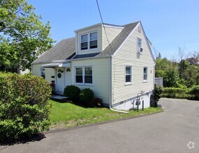 Building Photo - 261 East Ave