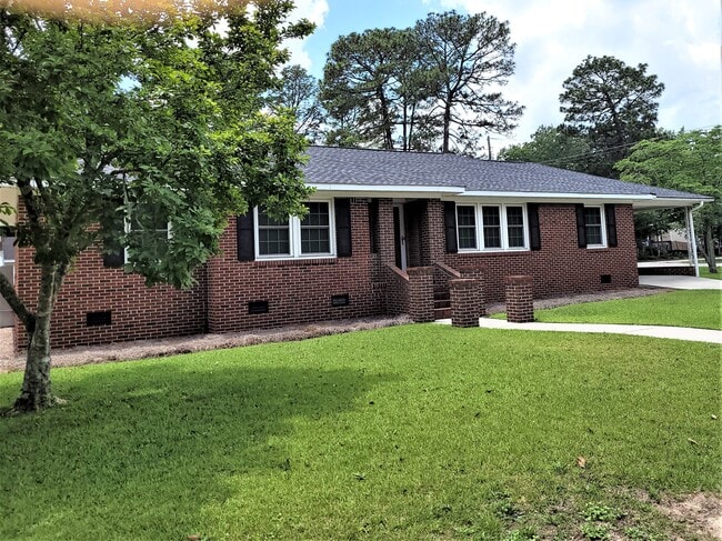 Left Front - 207 Woodhaven Dr