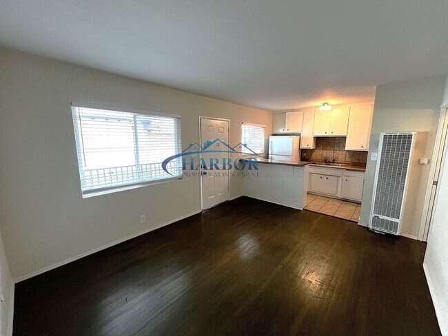 Foto del edificio - 1919 Vanderbilt Ln