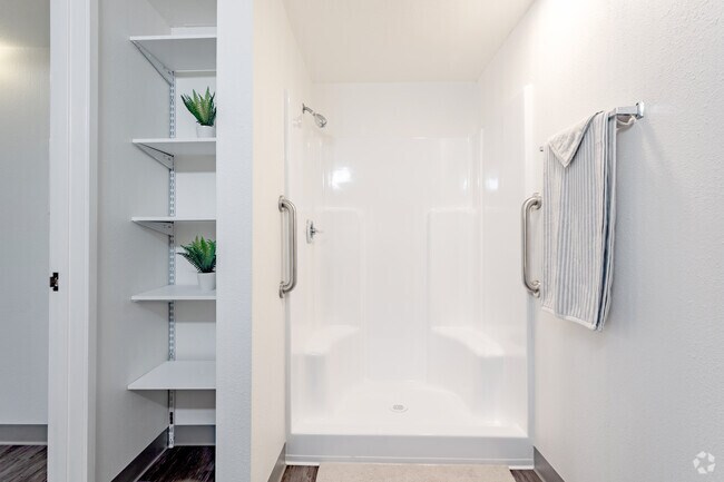 1 habitación, 1 baño - 576 pies cuadrados - Baño - Wheeler Manor - Affordable Senior Housing 62+