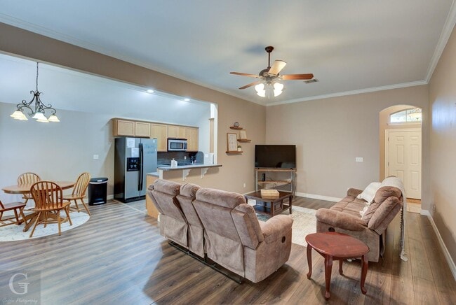 Building Photo - LEGACY BEAUTY.. Close to Barksdale Air Force Base..