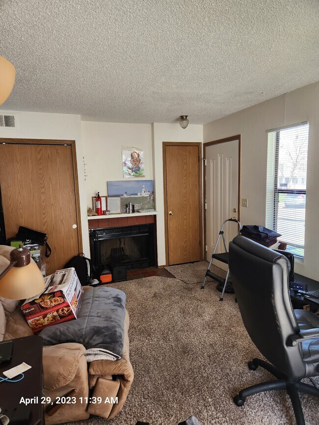 Building Photo - 17054 E Tennessee Dr