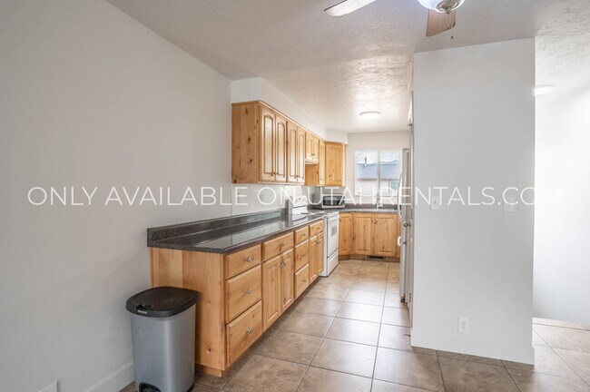 Foto del edificio - 338 Cedarwood Dr
