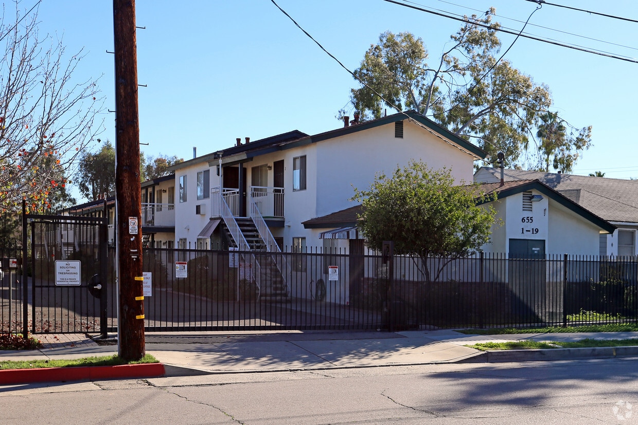 Primary Photo - Mark IX Apartments