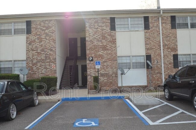 Foto del edificio - 5317 Curry Ford Rd