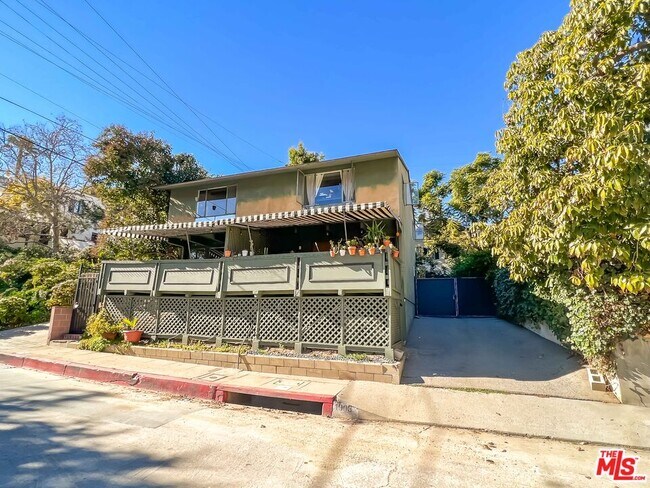 Building Photo - 1903 W Silver Lake Dr