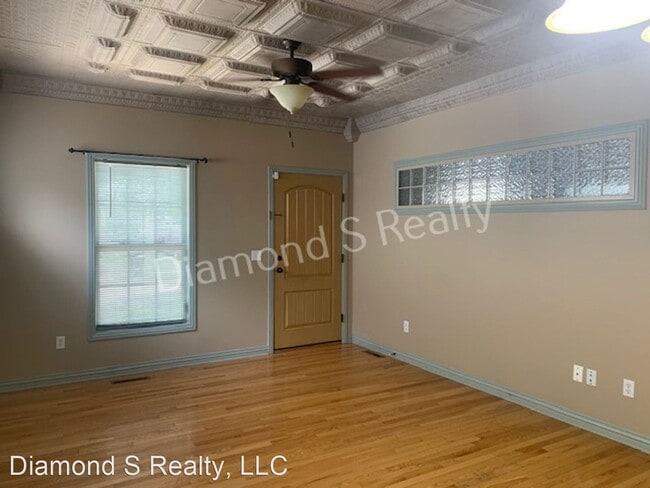 Building Photo - 2 br, 1 bath House - 806 S McCann Ave