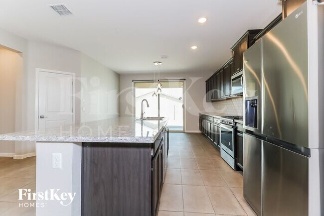 Foto del edificio - 4010 W Coneflower Ln