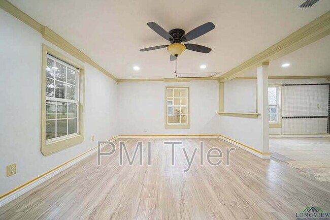 Building Photo - 514 N Pearl St