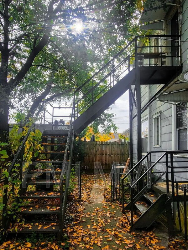 Foto del edificio - 2564 Deming Ave