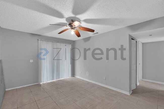 Building Photo - Unit 2