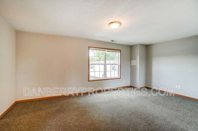 Foto del edificio - 1107 N Byrne Rd