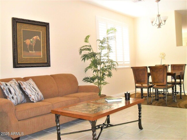 Building Photo - 9848 N Desert Rose Dr