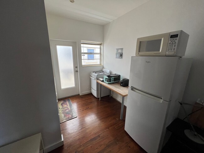 Building Photo - 1325 Meridian Ave