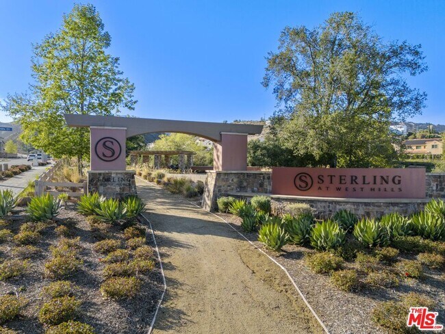 Foto del edificio - 24220 Sterling Ranch Rd