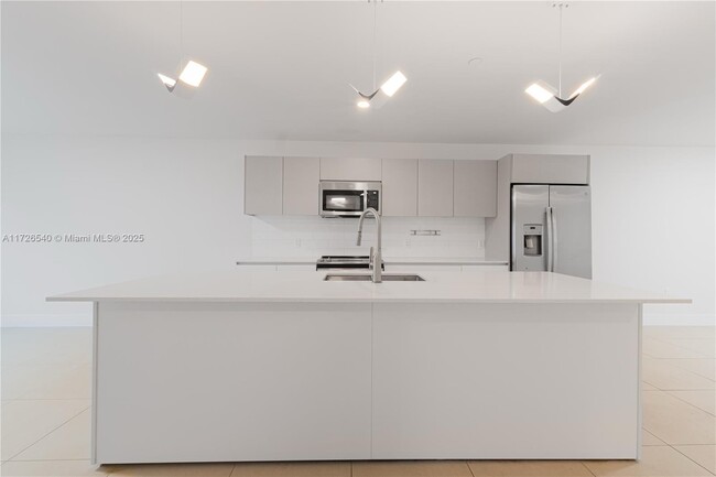 Foto del edificio - 2555 NE 193rd St