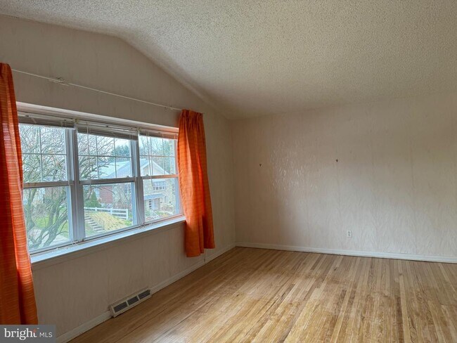 Foto del edificio - 728 Charette Rd