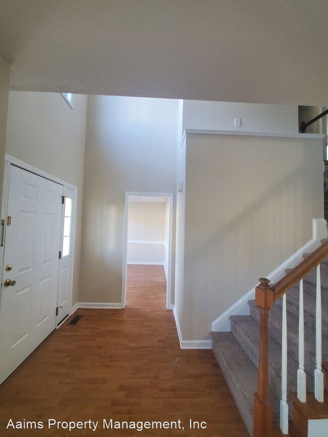Building Photo - 3 br, 2.5 bath House - 213 Kristin Avenue