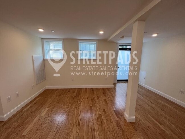 Building Photo - 2 bedroom in Cambridge MA 02138