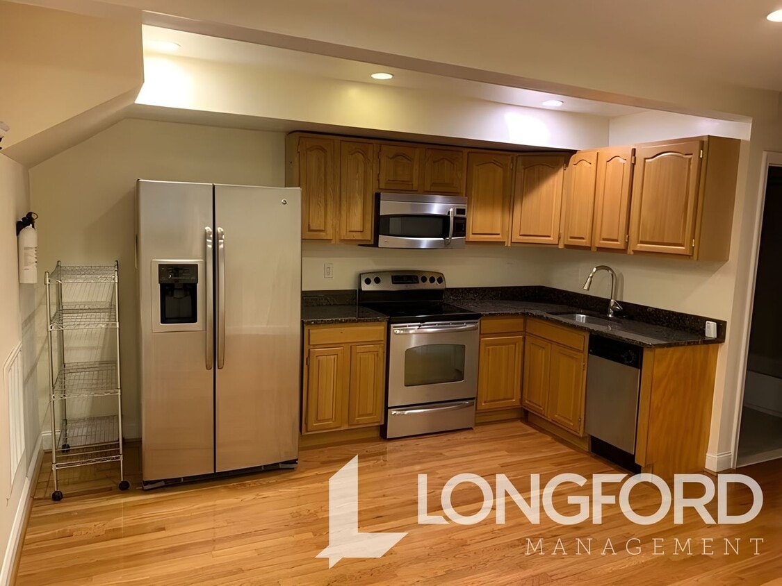 Spacious 2 Bed English Basement! APPLY TO... - Spacious 2 Bed English Basement!  APPLY TO...