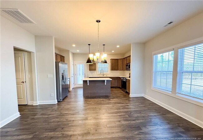 Foto del edificio - 227 Bow Cmn Wy