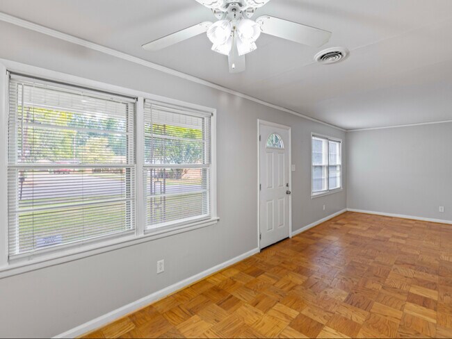 Foto del edificio - 3374 Loch Haven Rd