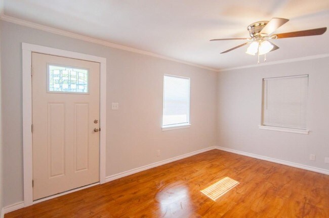 Foto del edificio - 4436 Fletcher Ave