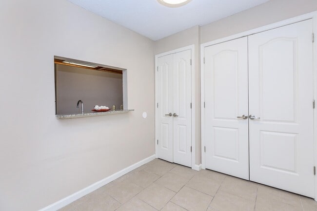 Building Photo - Margeaux Metairie Apartments