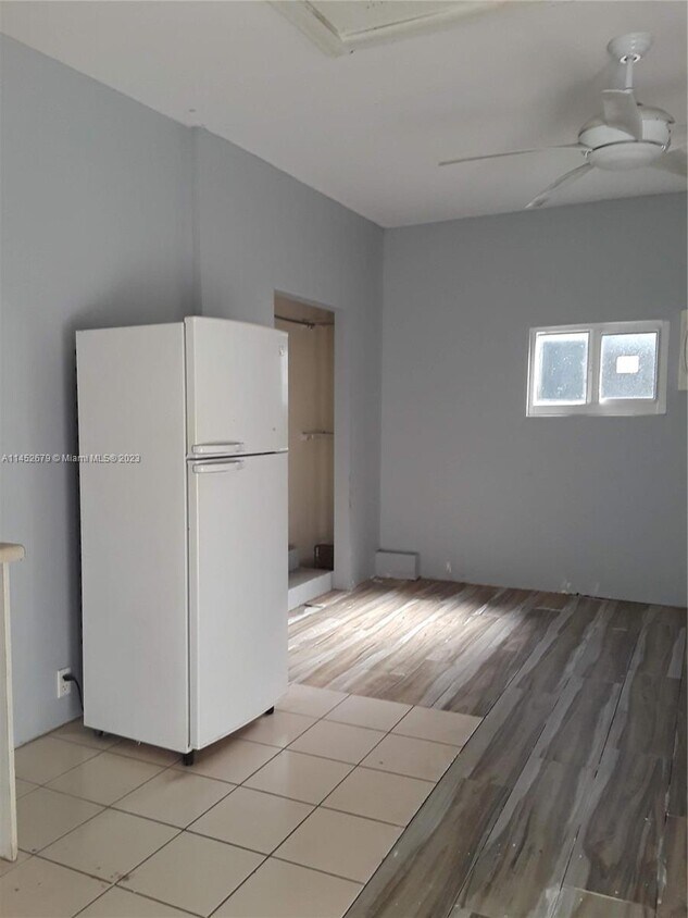 Primary Photo - 220 SW 16th St
