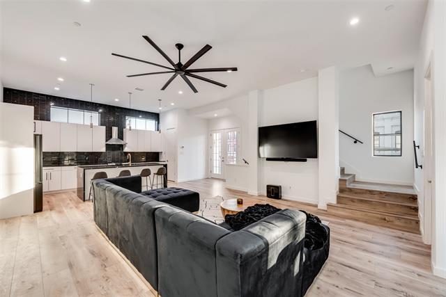 Building Photo - 1703 Novela Wy